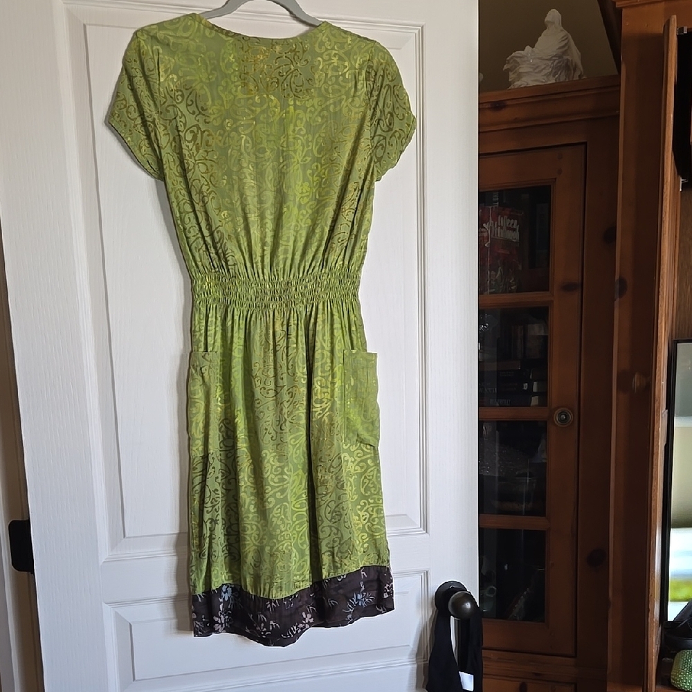 Green Patterned Dress - Picture 4 of 4